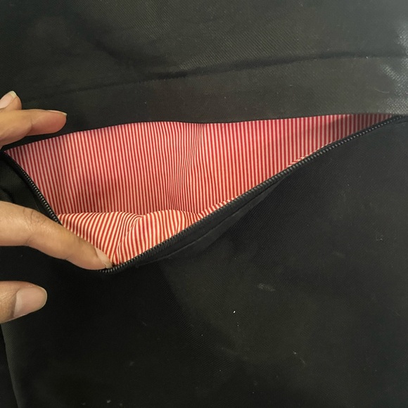 Herschel Supply Company Classic Black Tote - Picture 4 of 10